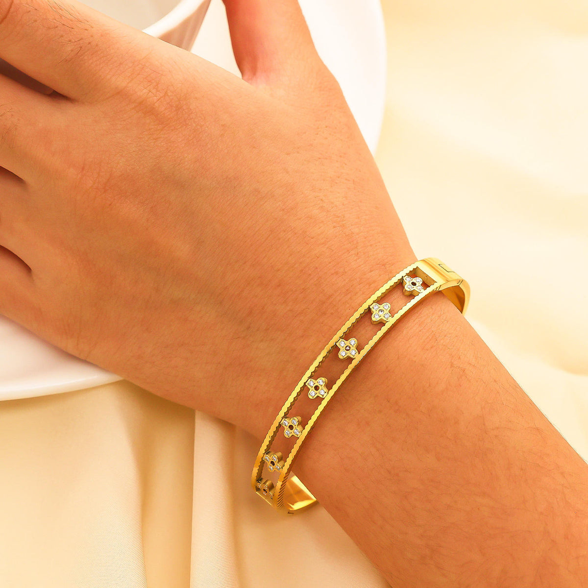 Clover Design 18k Gold Plated Cuff Bangles for Women's